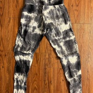 BLACK & WHITE tie dye Bootybybrabants original legging OSFM perfect condition